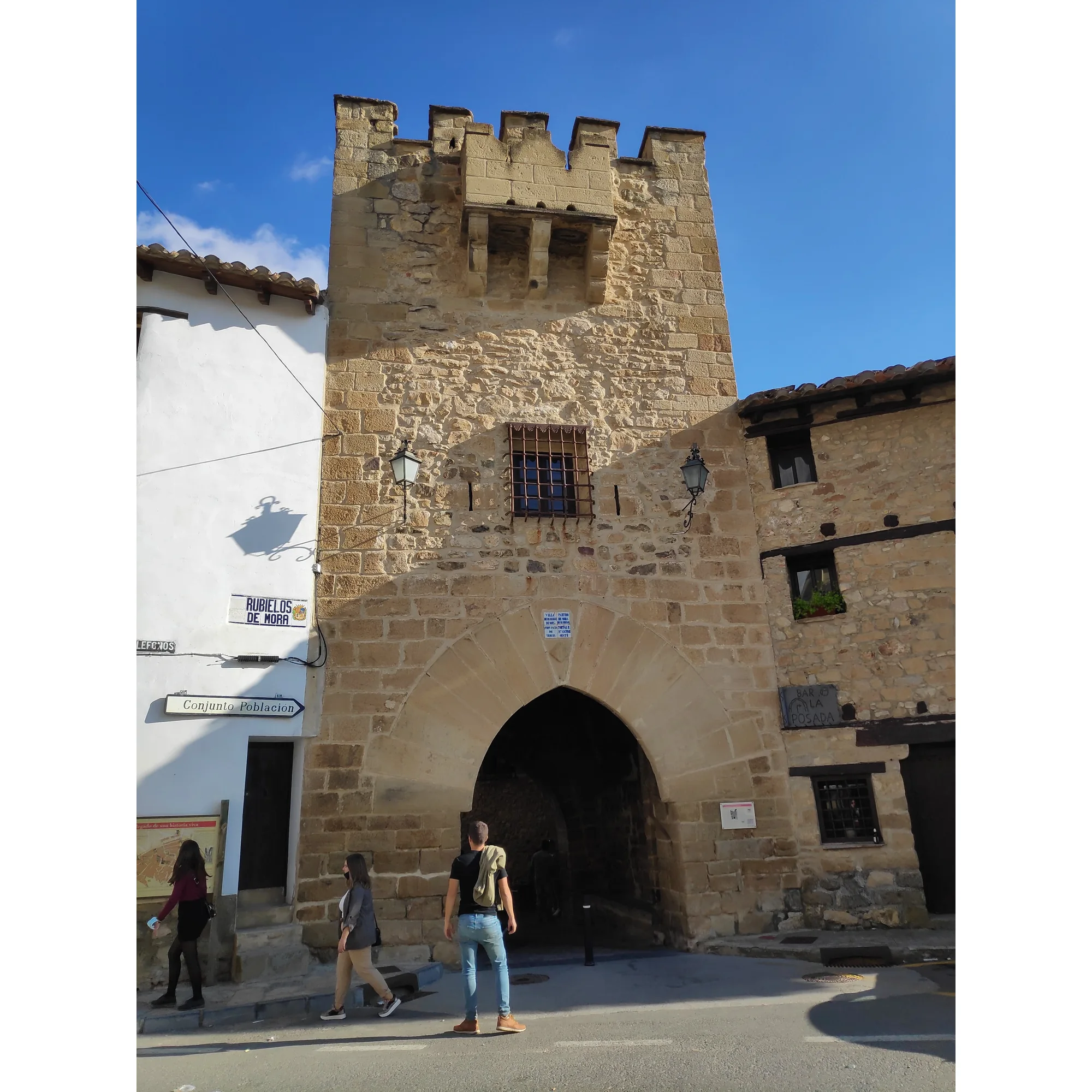 Entrada a la fortaleza de Rubielos de Mora
